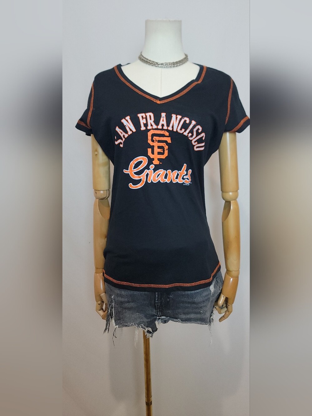 San Francisco Giants Black & Orange Logo Tee, Size Medium